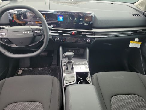 New 2026 Kia Sportage LX FWD image 9