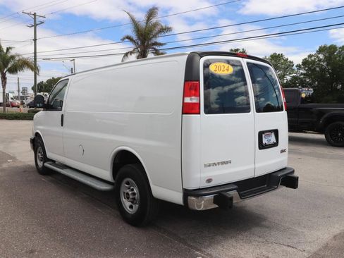 Used 2024 GMC Savana 2500 w/ Driver Convenience Package image 10