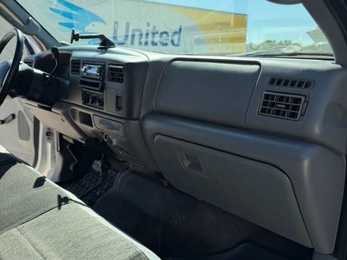 Used 2003 Ford F250 XL AWD/4WD image 7