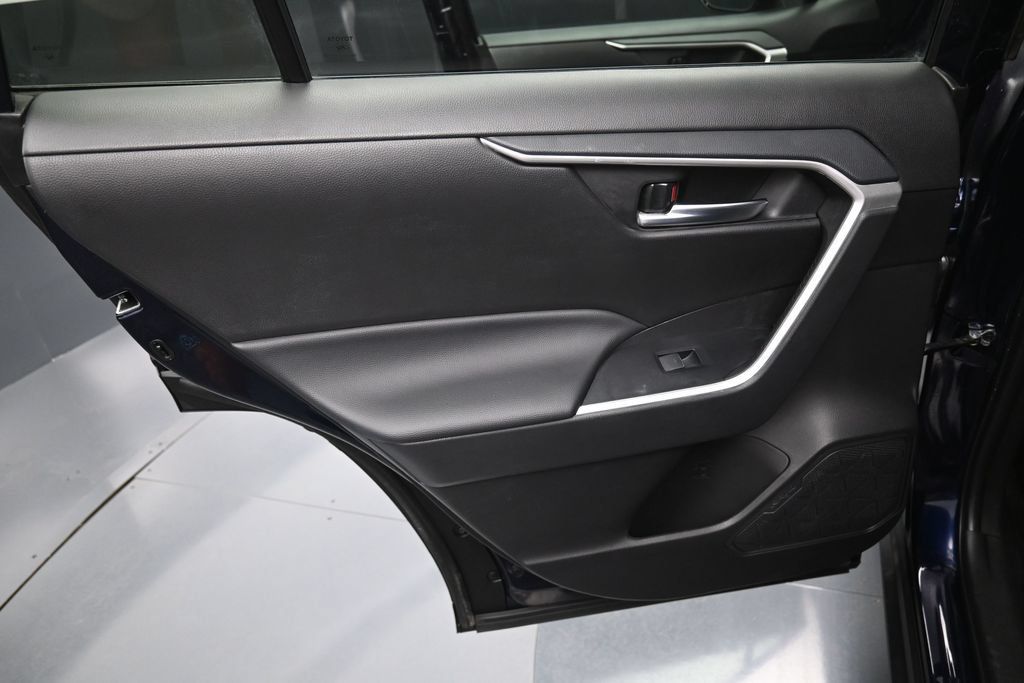 Certified 2025 Toyota RAV4 XLE AWD/4WD image 28