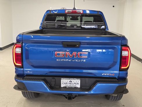 Used 2023 GMC Canyon AT4 w/ AT4 Premium Package AWD/4WD image 9
