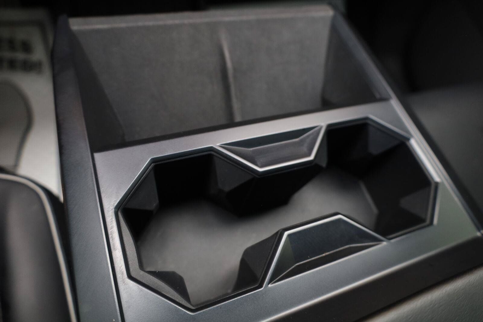 Used 2025 Tesla Cybertruck AWD Crew Cab image 35