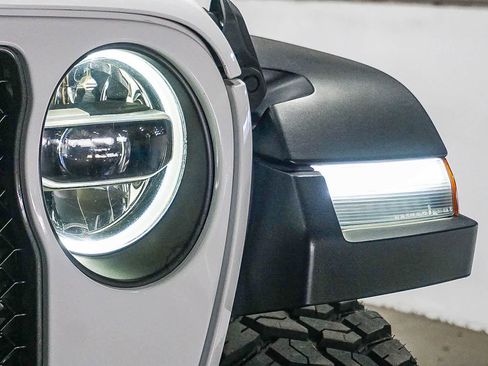 Used 2020 Jeep Gladiator Rubicon AWD/4WD image 4