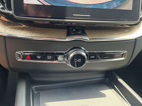 Used 2026 Volvo XC60 B5 Core image 18