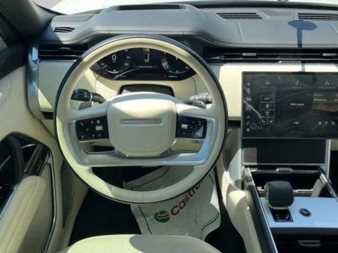 Used 2024 Land Rover Range Rover Long Wheelbase Autobiography image 15