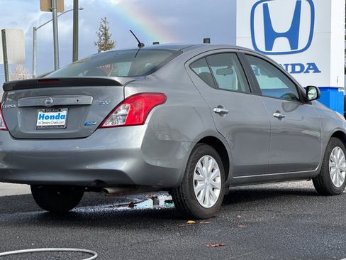 Used 2013 Nissan Versa SV image 8