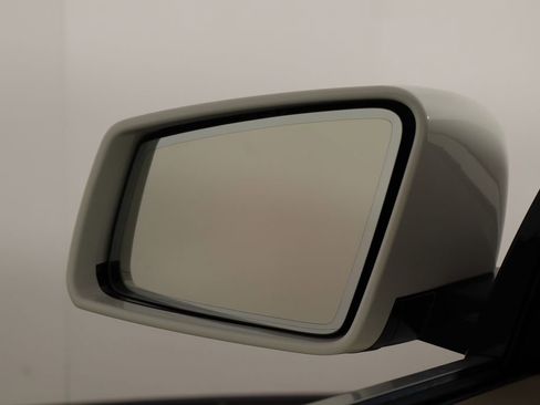 Used 2011 Mercedes-Benz E 550 Cabriolet image 34