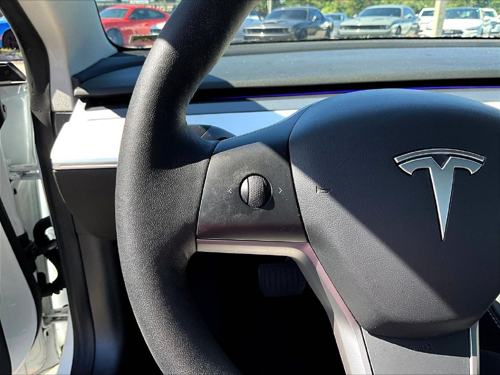 Used 2022 Tesla Model 3 Long Range AWD/4WD image 11