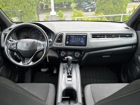 Used 2019 Honda HR-V Sport image 8