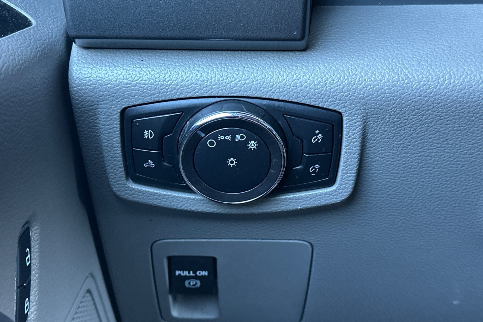 Used 2018 Ford F150 XLT RWD image 25