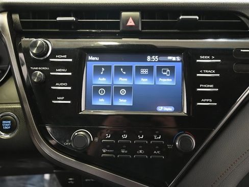 Used 2019 Toyota Camry LE image 5