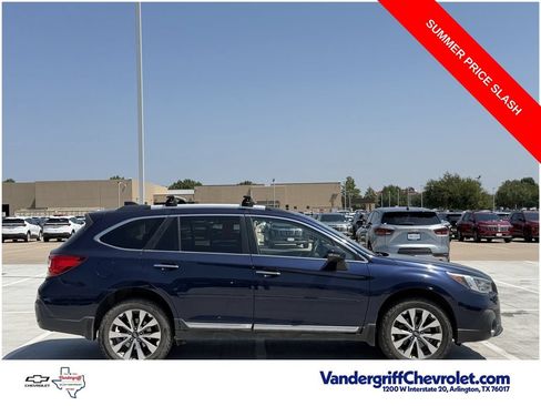 Used 2018 Subaru Outback 3.6R Touring w/ Popular Package #3 AWD/4WD image 3