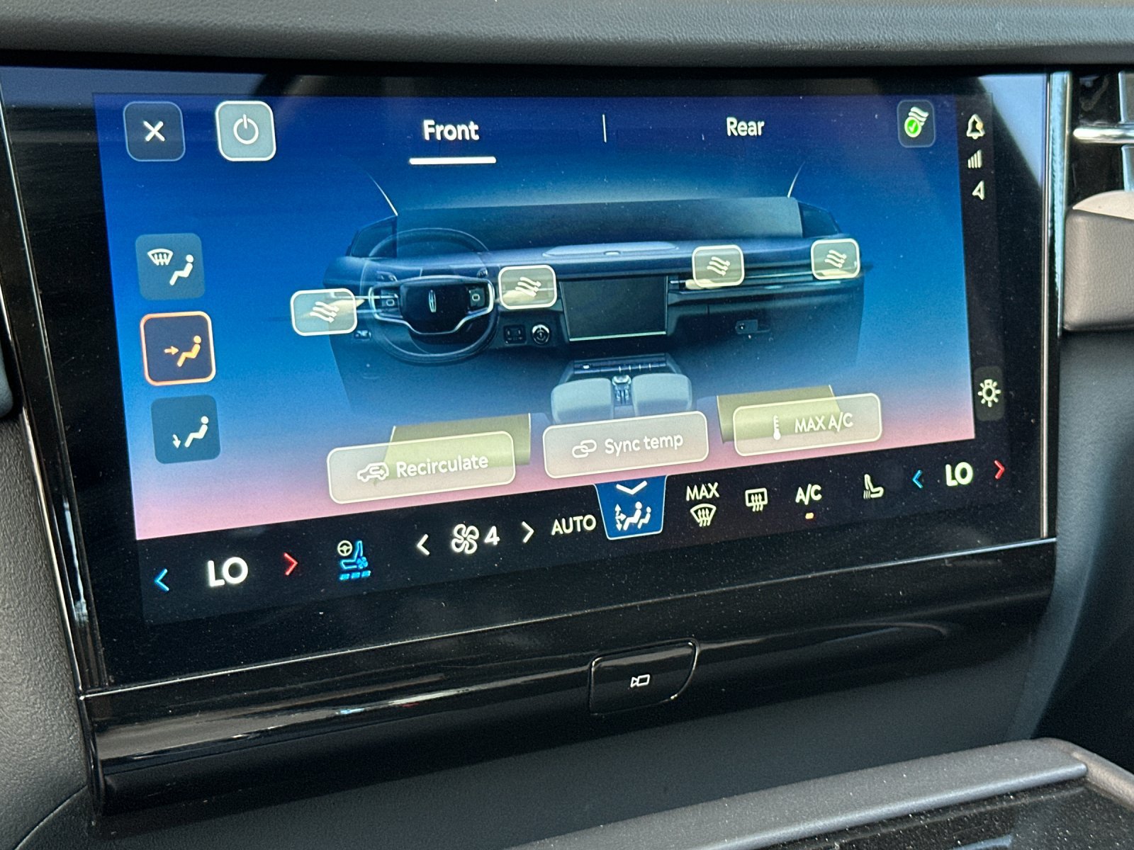 Certified 2025 Lincoln Navigator L Reserve AWD/4WD image 23