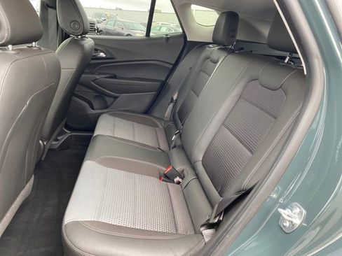 Certified 2025 Chevrolet Trax LT image 17
