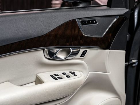 Used 2017 Volvo XC90 T6 Momentum w/ Convenience Package image 45