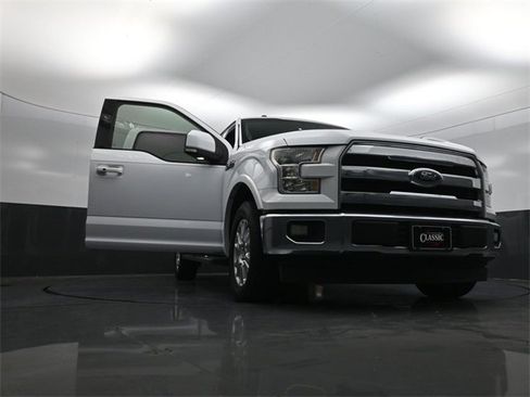 Used 2017 Ford F150 Lariat w/ Equipment Group 501A Mid image 27