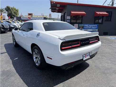 Used 2019 Dodge Challenger SXT image 4