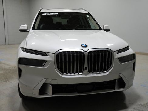 Used 2023 BMW X7 xDrive40i w/ Climate Comfort Package AWD/4WD image 18