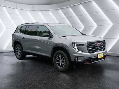 Used 2026 GMC Acadia AT4 AWD/4WD image 8