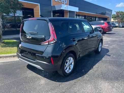 Used 2024 Kia Soul LX w/ Option Group 015 FWD image 22
