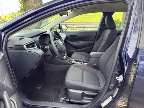 Used 2024 Toyota Corolla LE FWD image 2