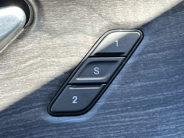 Used 2022 Jeep Grand Cherokee Overland AWD/4WD image 33