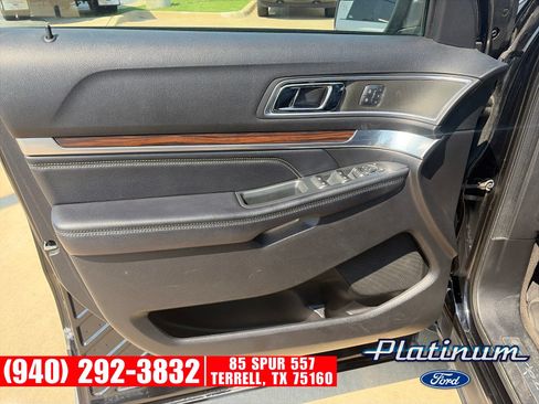 Used 2017 Ford Explorer Limited FWD image 11