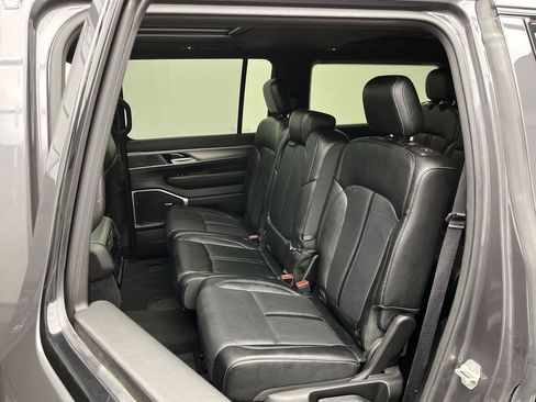 Used 2024 Jeep Wagoneer Series II AWD/4WD image 12