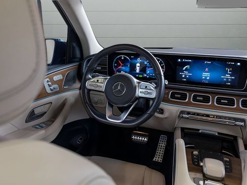Used 2023 Mercedes-Benz GLS 450 4MATIC w/ AMG Line Exterior image 26