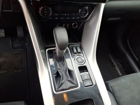 Used 2024 Mitsubishi Eclipse Cross SE image 15