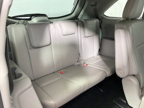 Used 2018 Toyota Highlander XLE image 11