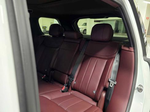 New 2026 Land Rover Range Rover SE AWD/4WD image 19
