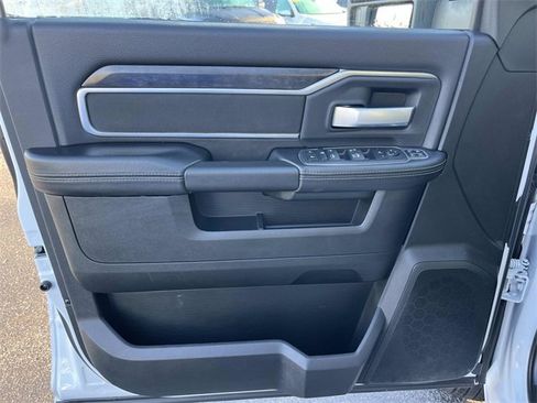 Used 2024 RAM 3500 Big Horn image 29