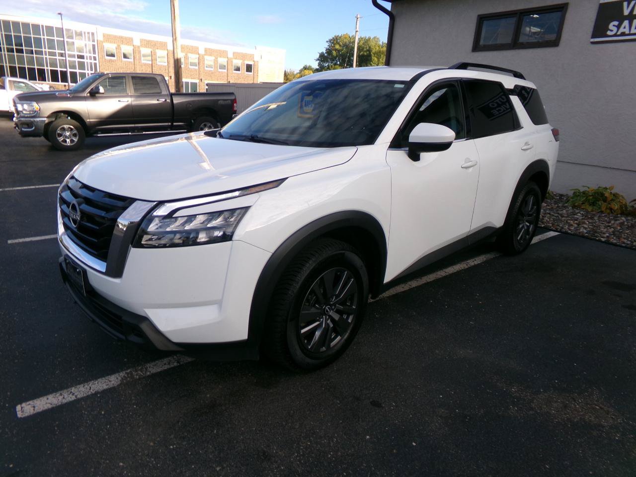 Used 2024 Nissan Pathfinder SV AWD/4WD image 6