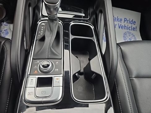 Certified 2024 Kia Telluride S w/ S Sunroof Package AWD/4WD image 20