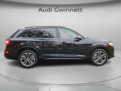Certified 2025 Audi Q7 2.0T Premium w/ Convenience Plus Package image 4