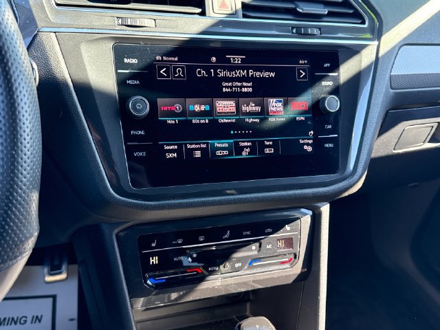 Certified 2023 Volkswagen Tiguan SE R-Line AWD/4WD image 29