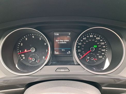 Used 2019 Volkswagen Tiguan SE image 11