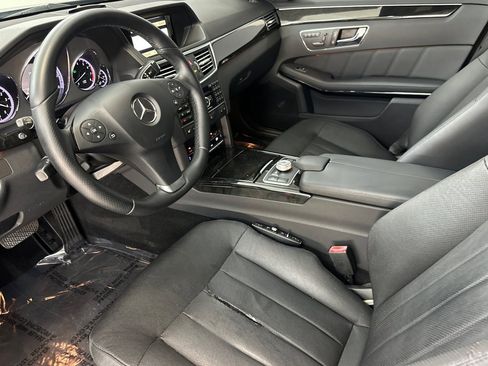 Used 2011 Mercedes-Benz E 550 Sedan w/ Premium 2 Pkg image 4