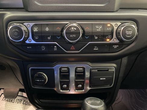 Used 2021 Jeep Wrangler Willys image 34