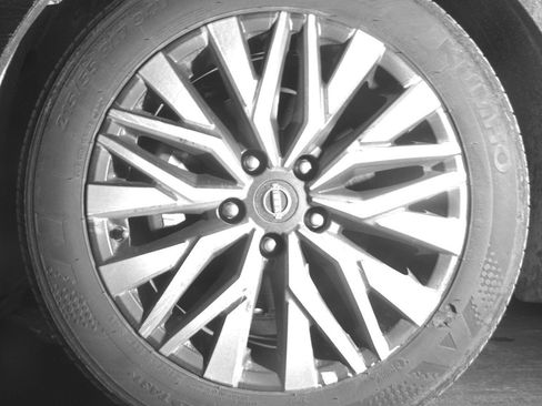Used 2025 Nissan Altima 2.5 SV FWD image 12