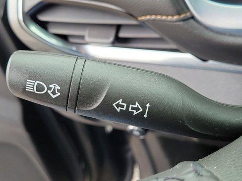 Used 2019 Chevrolet Traverse LT image 27