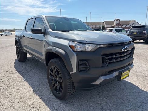 New 2025 Chevrolet Colorado Trail Boss w/ Midnight Edition image 3