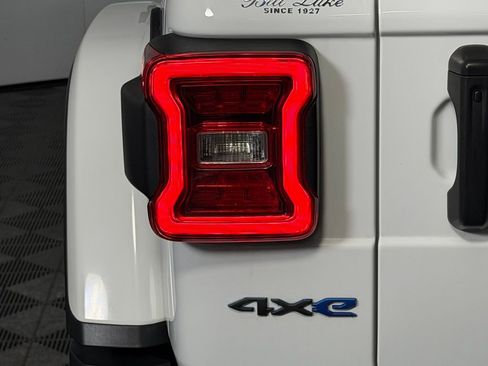 Used 2023 Jeep Wrangler Unlimited Rubicon 4xe w/ Steel Bumper Group AWD/4WD image 16