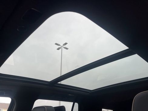 Used 2024 Chevrolet Tahoe Premier w/ Advanced Technology Package image 34