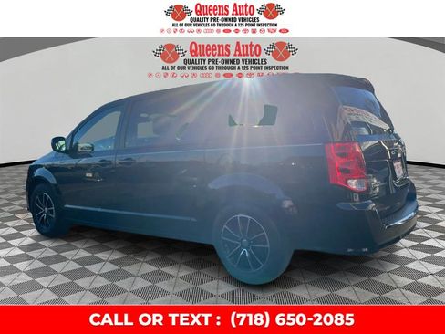 Used 2019 Dodge Grand Caravan GT image 4