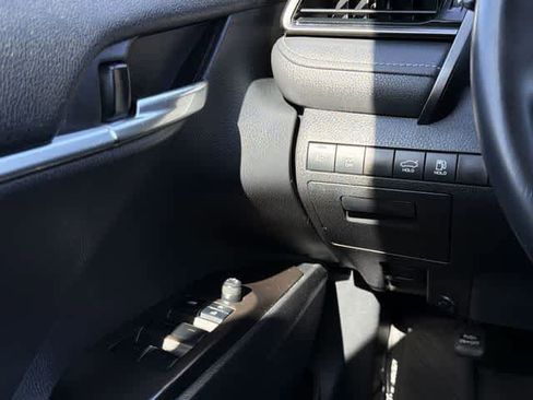 Used 2022 Toyota Camry SE image 14