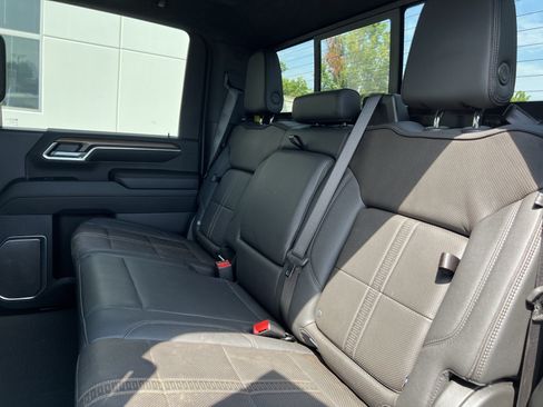 Used 2024 Chevrolet Silverado 2500 High Country w/ Technology Package AWD/4WD image 33