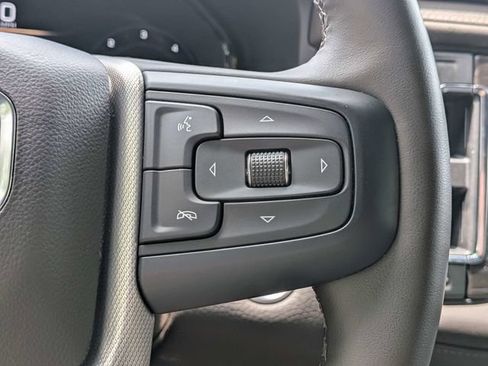 Used 2023 GMC Yukon Denali AWD/4WD image 30