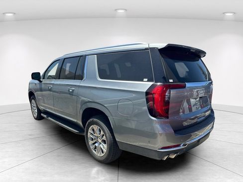 Used 2025 GMC Yukon XL Denali AWD/4WD image 4